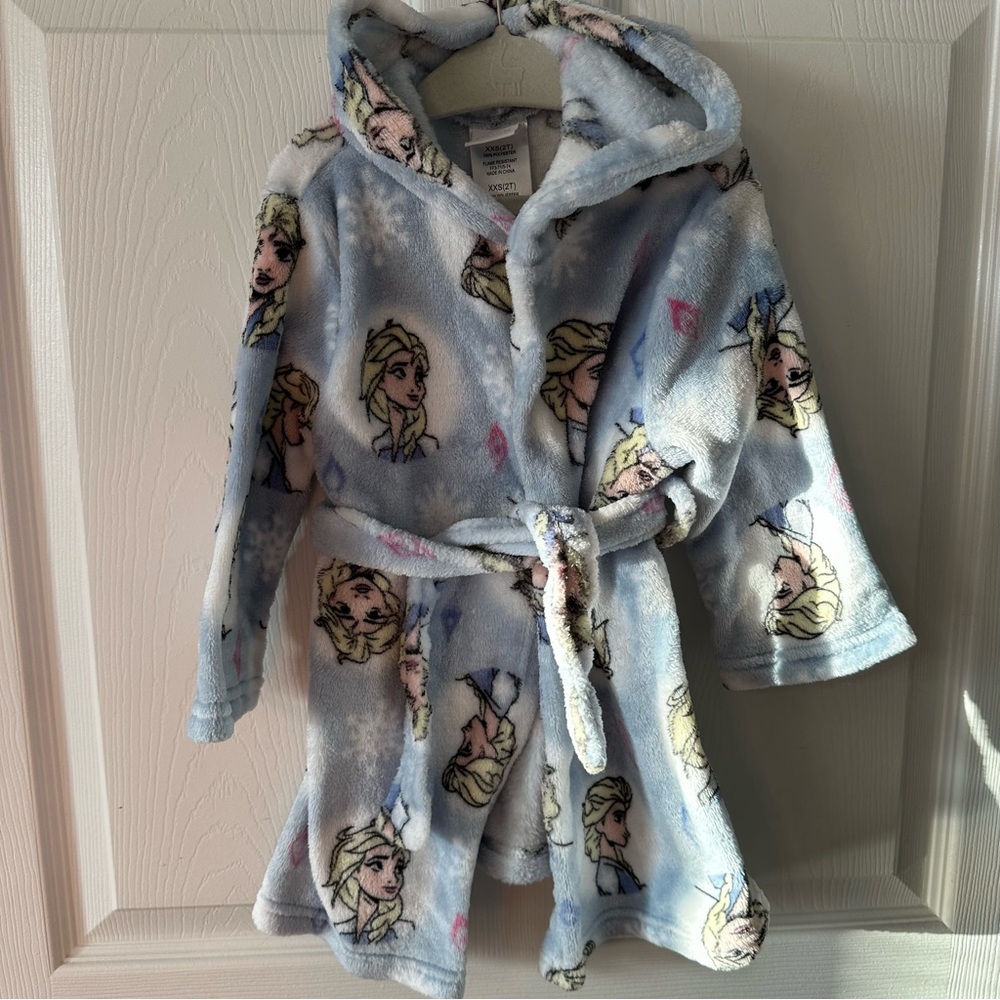 Disney Frozen Elsa Robe | Toddler Robe - Picture 2 of 10